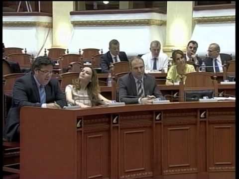 DEBATE NE KUVEND PERPLASJE E FORTE VERBALE MES SALI BERISHES DHE TAULANT BALLES LAJM