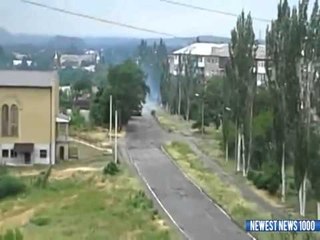 POROSHENKO I SHQETESUAR I TELEFONON HOMOLGUT PUTIN PER ÇESHTJEN E TANKEVE RUSE LAJM