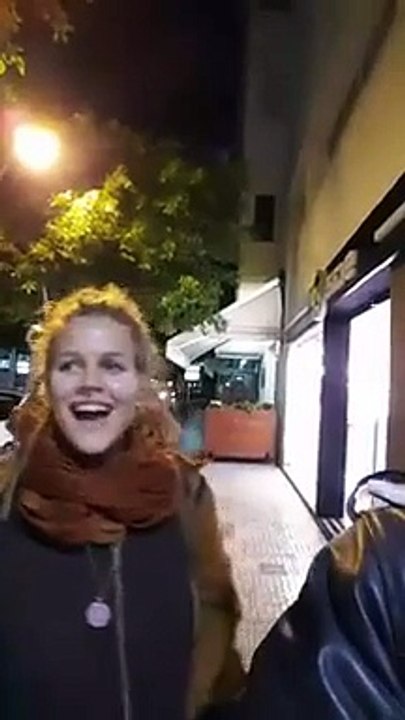 Shocking - Waqar Zaka Flirting With Foreign Girls and use bad name of paksitan