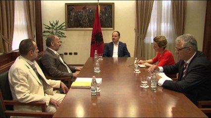 NISHANI SOLIDARIZOHET ME GREVEN E ISH-TE PERNDJEKURVE