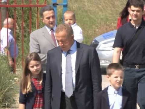 ZGJEDHJET NE KOSOVE HASHIM THACI ME I VOTUARI,E NDJEKIN ISA MUSTAFA E ALBIN KURTI LAJM