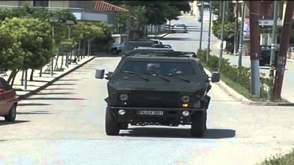 POLICIA TENTON TE HYJE NE LAZARAT