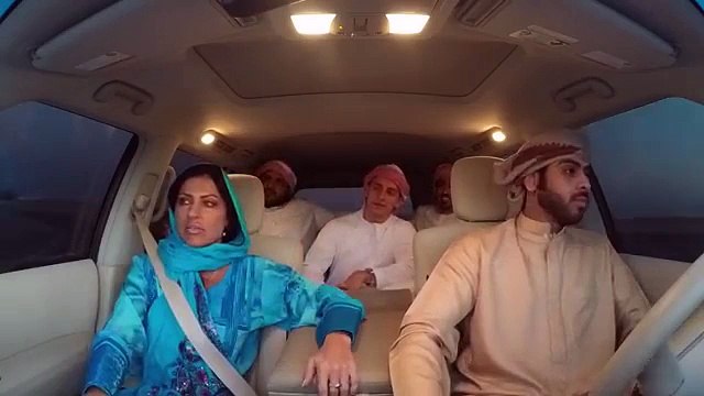 Tentou pregar uma partida à mãe num passeio de Suv na Arábia mas rápido se arrependeu!