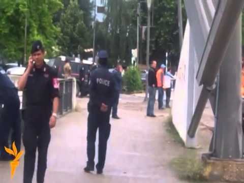 RIVENDOSET BARRIKADA SERBET E VERIUT NDERTOJNE KOPESHTIN E PAQES NE UREN MBI IBER LAJM