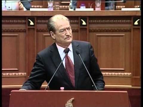 LAZARATI NE KUVEND BALLA AKUZA BERISHES PER LIDHJE ME GATEN ,REAGON OPOZITA LAJM