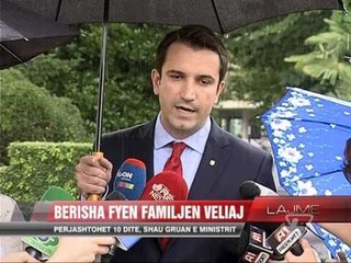 Télécharger la video: Berisha fyen familjen Veliaj, përjashtohet 10 ditë nga Kuvendi  - News, Lajme - Vizion Plus