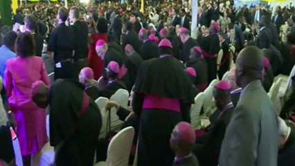 Thousands attend papal mass in Kenya