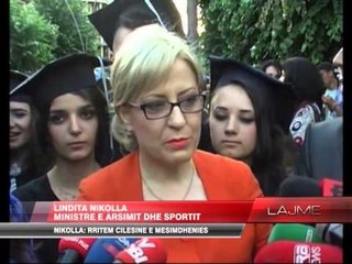 Festa e maturanteve në Korçë - News, Lajme - Vizion Plus