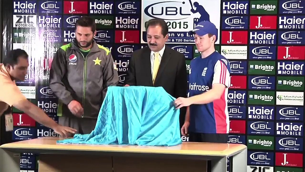 Take a Gander on Shahid Afridi & Evan Morgan