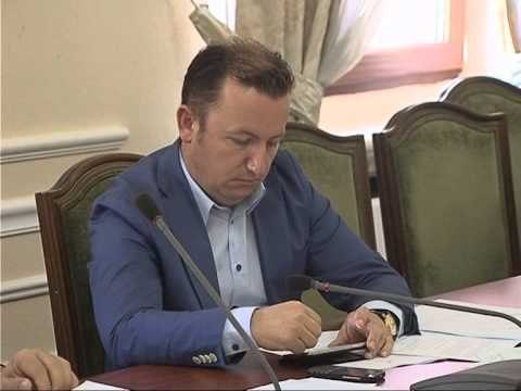 LIGJI I AVOKATIT TE POPULLIT DEBATE NE KOMISIONIN E LIGJEVE MES TOTOZANIT DHE MAZHORANCES LAJM