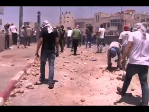 TENSION I LARTE PERPLASJE TE FORTA MES PALESTINEZEVE DHE POLICISE IZRAELITE LAJM