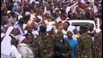 El papa Francisco oficia su primera misa en África