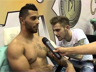 TRENDET E TATUAZHEVE KETE VIT DUKET SE ESHTE MODA E VIZATIMEVE ME NGJYRA NE TRUP LAJM