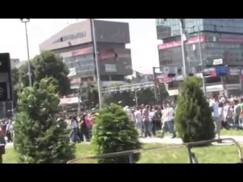 SHQIPTARET,PSE NE PROTESTE ISH AMBASADORI NE SHKUP DHE ISH PRESIDENTI FLASIN PER SHKAQET LAJM