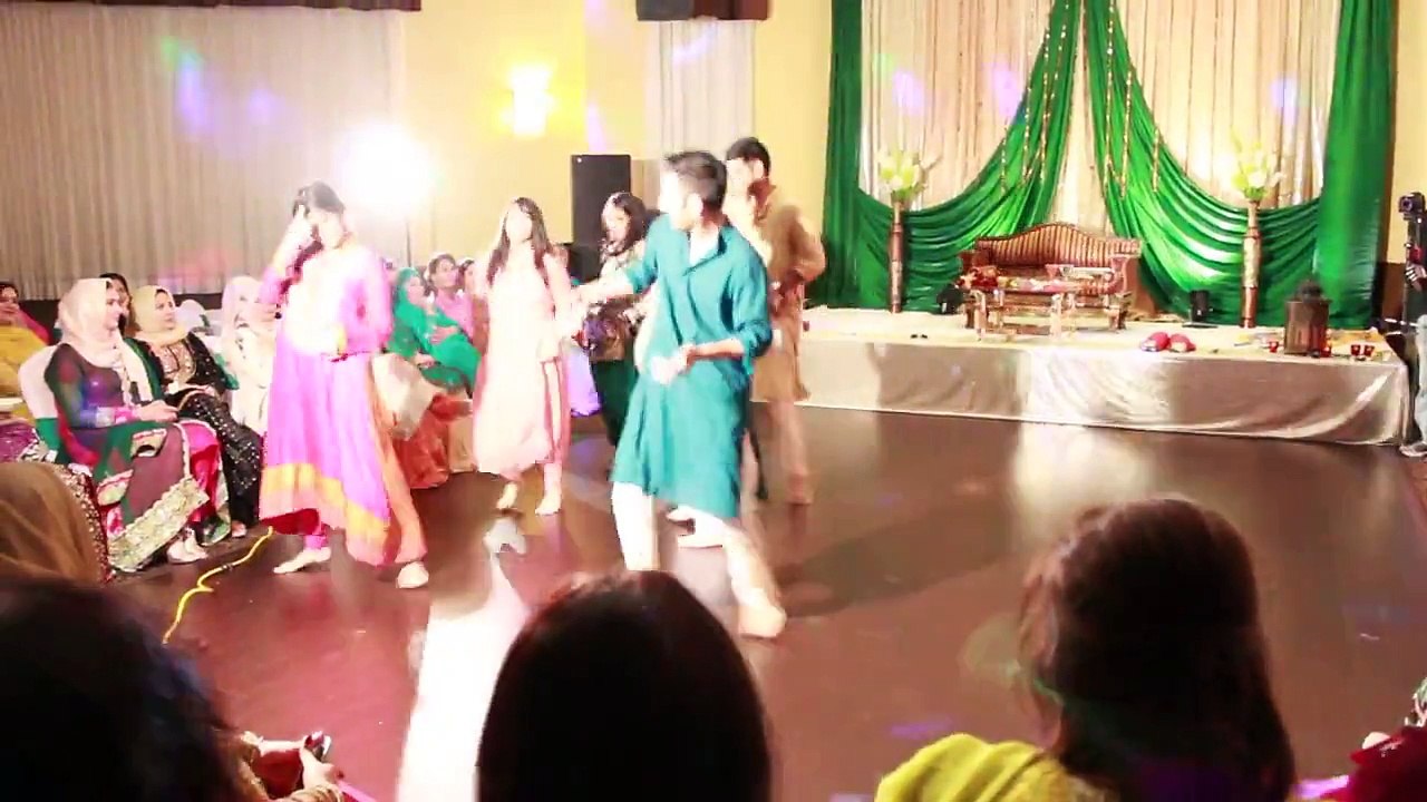 Mehendi Dance