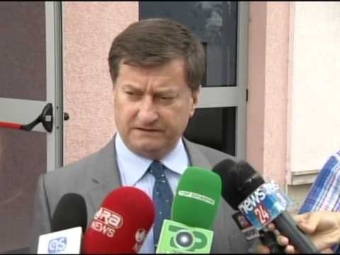 SHTYHET VENDIMI PER I RAMEN AVOKATI I SAJ AKUZON GJYKATAT SE VEPROJNE ME DY STANDARTE LAJM