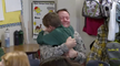 Des parents militaires surprennent leur enfant de retour de mission