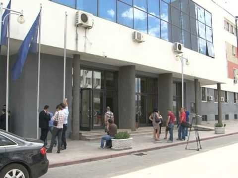 QEVERIA E RE NE KOSOVE SHTYHET PER TE HENEN TAKIMI I VV ME PARTITE E TJERA OPOZITARE LAJM