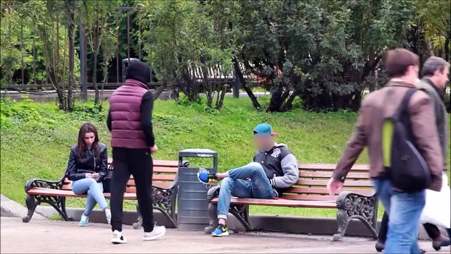 ЛЮДИ ГОТОВЫ РАЗДЕТЬСЯ ЗА ДЕНЬГИ. СМОТРИМ