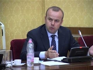 RREZOHEN DY TAKSAT E REJA KOMISIONI I EKONOMISE "JO" TAKSES PER MAKINAT DHE CELULARET LAJM