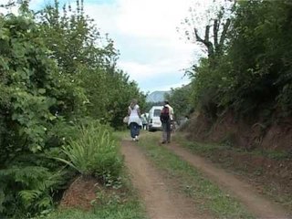 TURIZEM PERMES FOLKUT NJE DASME E IMPROVIZUR NE MIRDITE PER TE TERHEQUR VIZITORET LAJM