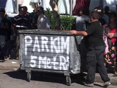 TREGTARET BLLOKOJNE RRUGEN PROTESTA KUNDER MBYLLJES SE TREGUT TEK ISH UZINA DINAMO LAJM