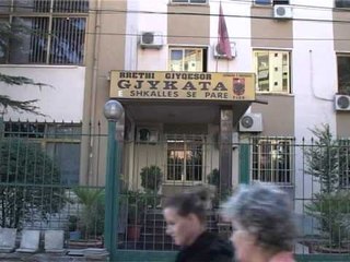 "BEN QIMJA" DREJT LIRISE FIER,GJYKATA RREZON PROKURORINE PER ZGJATJEN E PARABURGIMIT LAJM