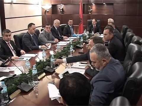 SHKARKOHET GJYQTARI I PUKES LLESHI PO HETOHET PER KORRUPSION JEPEN MASA DHE PER 5 GJYQTARE LAJM