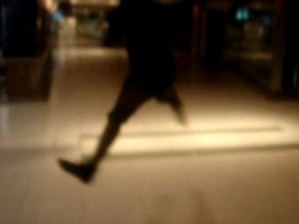 Brice aile de pigeon coupé sagacité