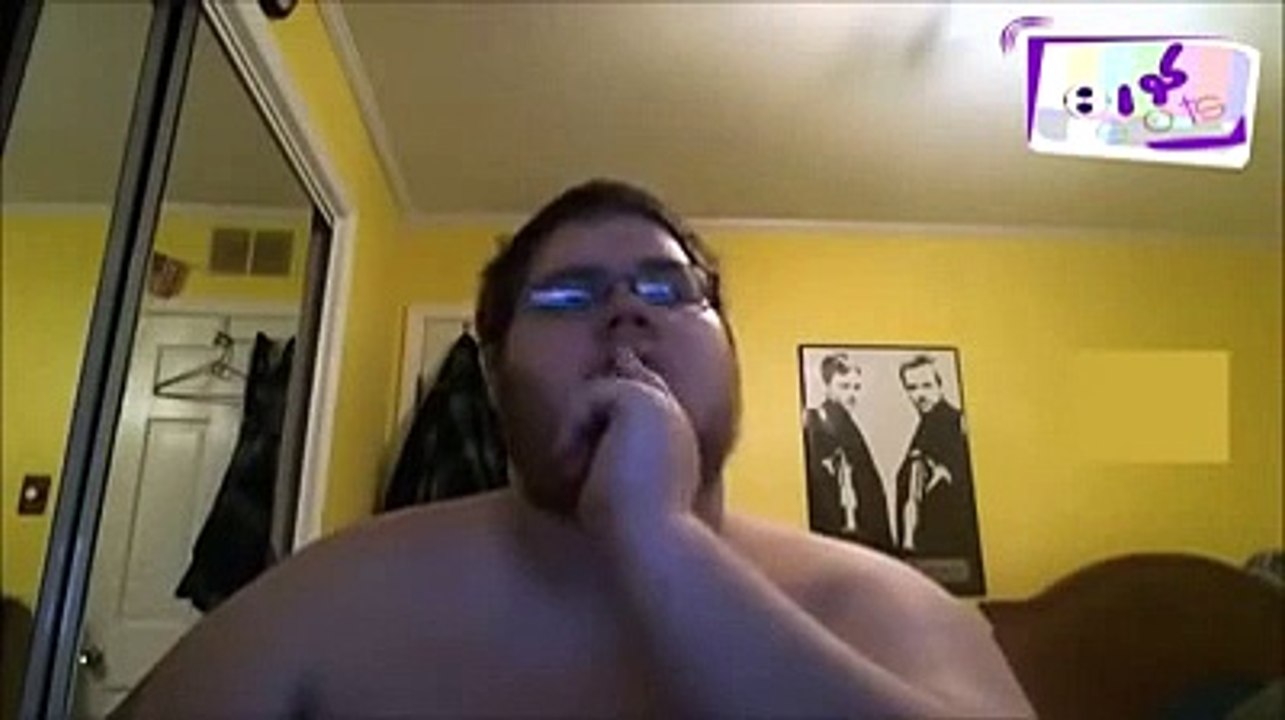 Un gros qui danse bien la danse du ventre