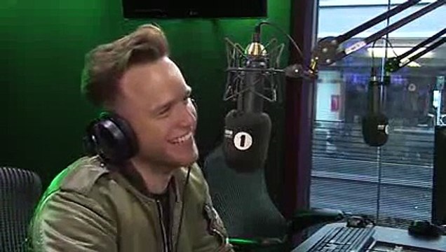 Jennifer Lawrence meets Olly Murs. He awkwardly flirts CRINGE
