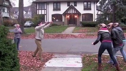 Voici comment on demande en mariage une fan de Jurassic Park