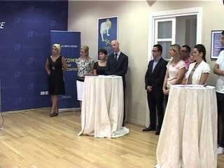 JEPEN BURSA PER 15 STUDENTE MINISTRJA NIKOLLA THOTE SE ATA DO TE STUDIOJNE JASHTE VENDIT LAJM