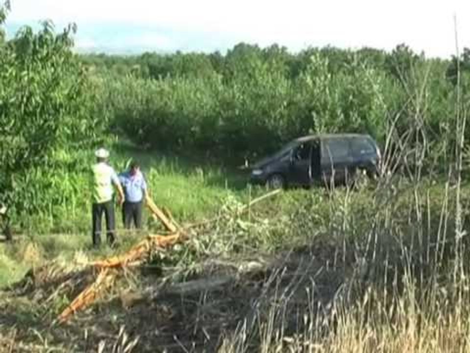 VDESIN VELLEZERIT NE AKSIDENT KORÇE,MAKINA DEL NGA RRUGA SI PASOJE E SHPEJTESISE E MADHE LAJM