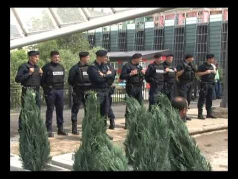 HEQJA E BARRIKADAVE NE VERI MBAHET NE BRUKSEL RAUNDI I RI I BISEDIMEVE MES KOSOVES E SERBISE LAJM