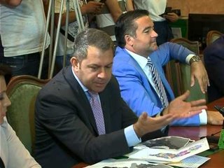 MIRATOHET HARTA E RE KOMISIONI ZHVILLON DEBAT VETEM PER DISA FSHATRA NE JUG LAJM