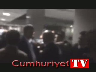 Özel güvenliklerden Erdem Gül'e müdahale