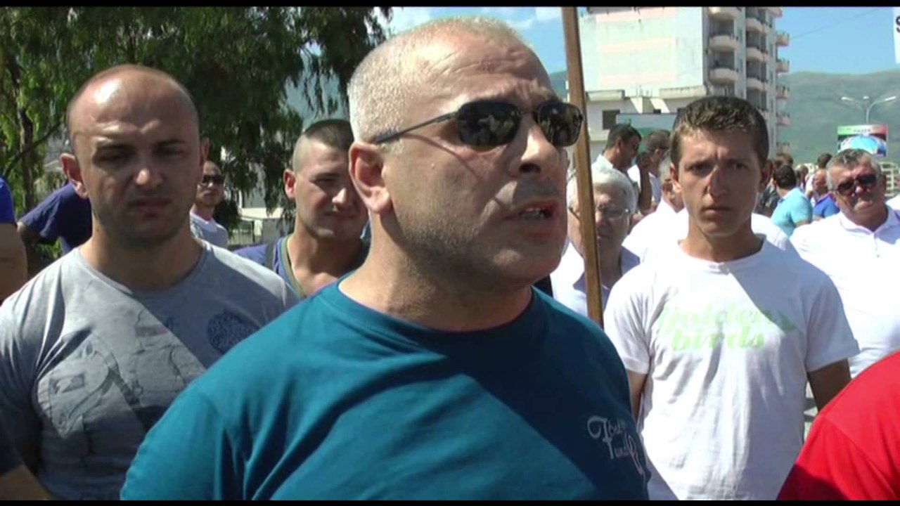 ORIKUMI PROTESTON KUNDER REFORMES TERRITORIALE