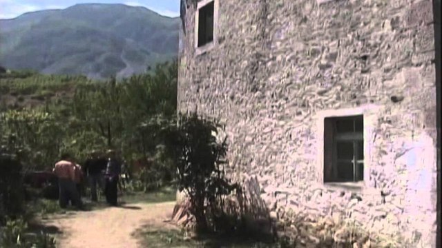 10 ISH-DREJTUES TE UCK NEN AKUZE PER KRIME KUNDER NJEREZIMIT