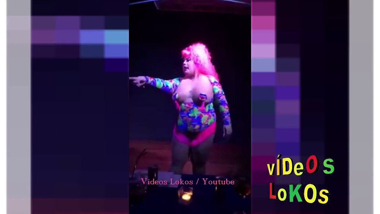 MOVIENDO las TETAS al RITMO de la MÚSICA - Wendi Superstar