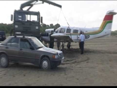 ÇMONTOHET AVIONI I DIVJAKES USHTRIA LARGON NGA RERA E PLAZHIT AVIONIN E RIFORMATOS LAJM