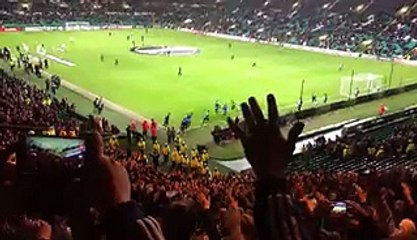 Ajaxfans zingen bij Celtic_ Wij Zijn Ajax Wij Zijn De BESTE (WZAWZDB) 26.11.2015