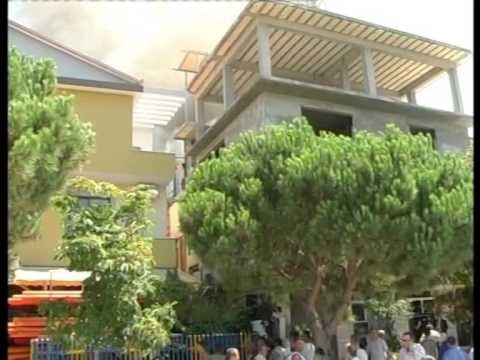 ZJARR NE DIVJAKE SHKRUMBOHET NGA FLAKET NJE OBJEKT,NUK KA PERSONA TE LENDUAR LAJM