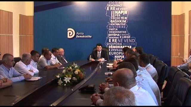 BASHA TAKON KRERET E RINJ TE DEGEVE TE PD