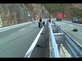 SERISH AKSIDENTE 4 VIKTIMA NE ORET E FUNDIT NGA PERPLASJET NE RRUGET E SHQIPERISE LAJM