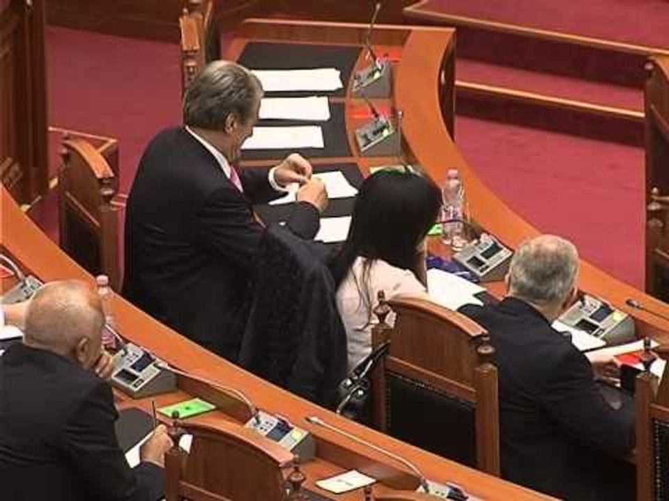 SERISH AKUZA NGA PD “KRYEMINISTRI, 33 DITE HESHTJE,AI MBRON DHUNEN NDAJ OPOZITES” LAJM