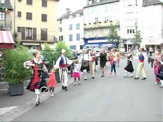 FOLKLORI SHQIPTAR SHKOLLA E BALETIT NE NJE TUR DHJETE DITOR NE SHTETIN FRANCEZ LAJM