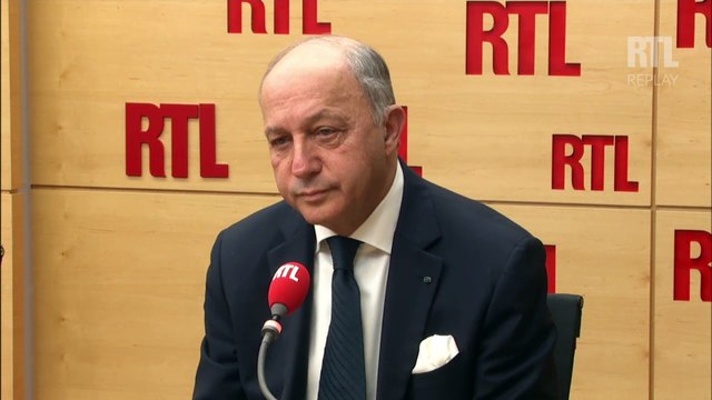 Certains camions de pétrole de Daesh partent vers la Turquie , déclare Laurent Fabius