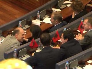 GJYKATA KUSHTETUESE E KOSOVES MBAN SEANCEN DEGJIMORE NE LIDHJE ME NGERÇIN POLITIK LAJM