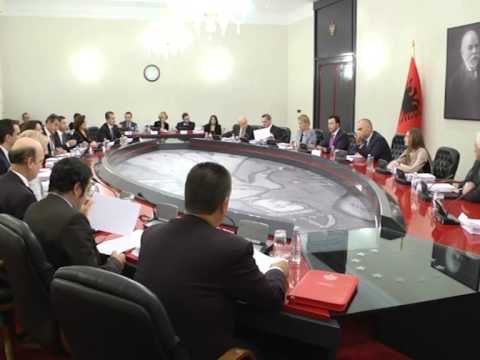 NISHANI DEKRETON MINISTREN E RE TE MARREDHENIEVE ME PARLAMENTIN ERMONELA FELAJ LAJM